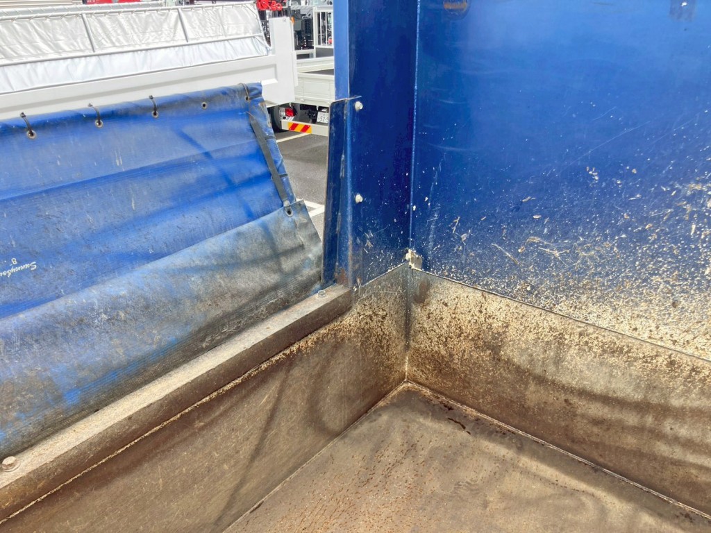 助手席側ストッパーの状態です。|三菱 スーパーグレート QKG-FV60VXの写真12