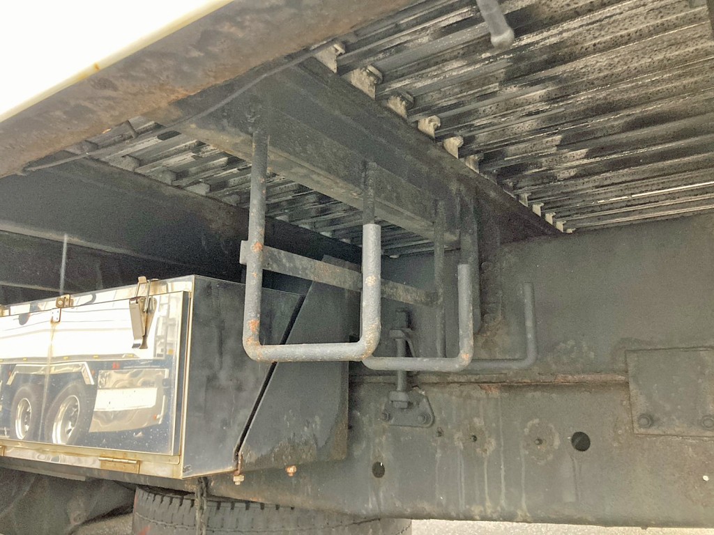 日野 プロフィア QKG-FW1EWEAの写真6