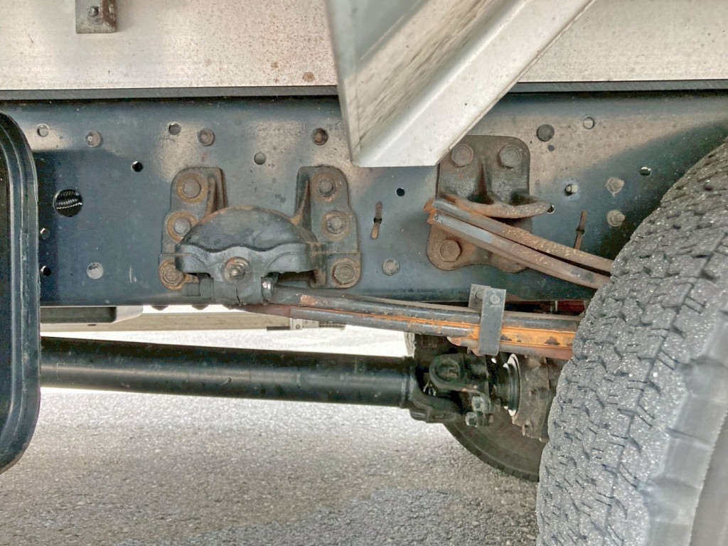 リーフサスです。|いすゞ フォワード 2RG-FRR90S2(2WD)の写真5