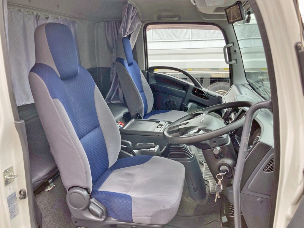 いすゞ フォワード 2RG-FRR90S2(2WD)の写真7