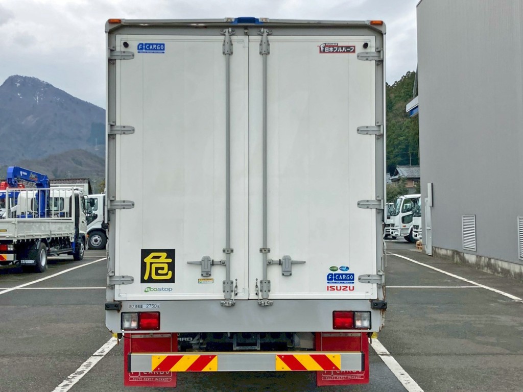 リヤ周りの状態です。|いすゞ フォワード 2RG-FRR90S2(2WD)の写真9