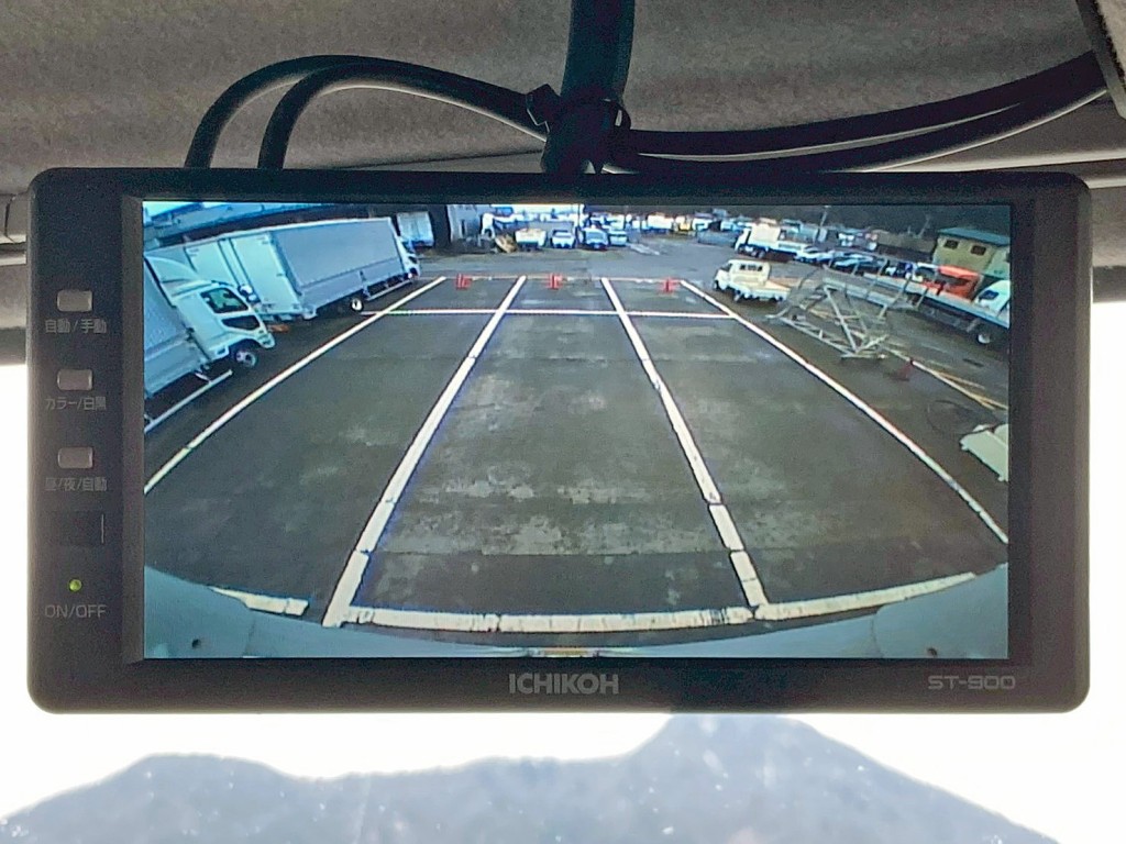液晶バックモニター付きです。|いすゞ フォワード 2RG-FRR90S2(2WD)の写真23