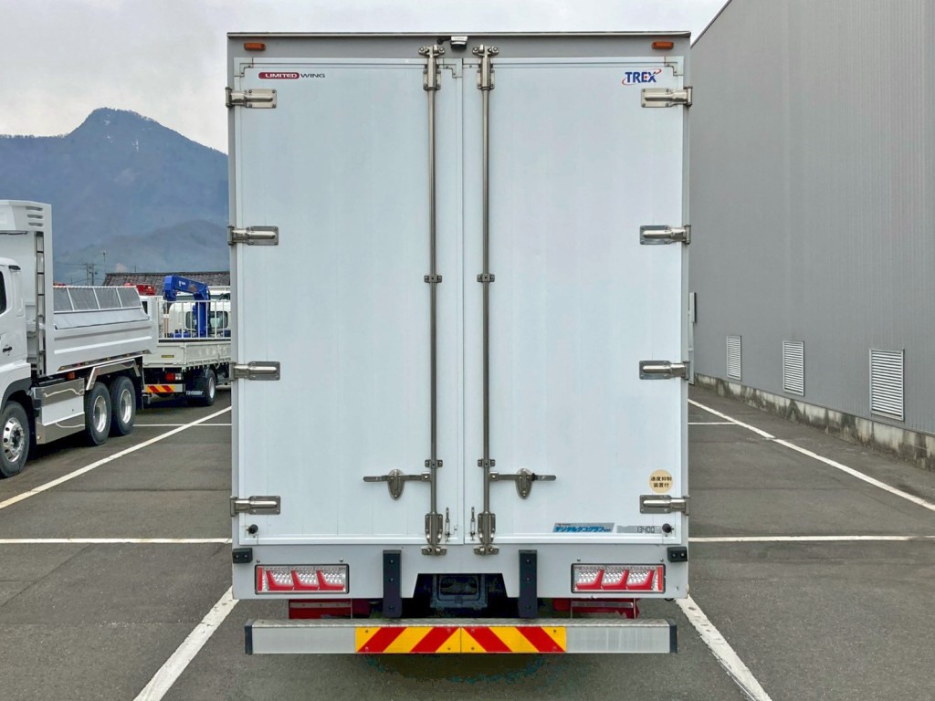 リヤ蝶番・ハンマーロック・キャッチはステンレス製です。|三菱 スーパーグレート QPG-FS64VZの写真9