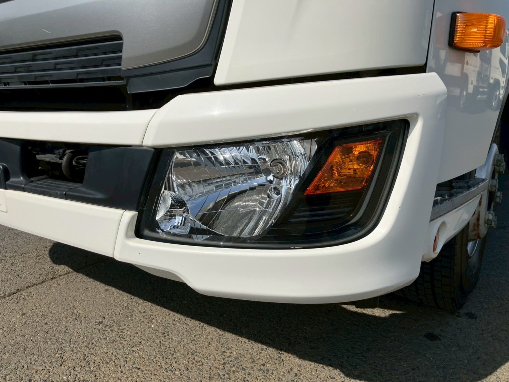 フロントバンパーにキズがあります。|日野 レンジャー 2KG-FD2ABA(2WD)の写真20