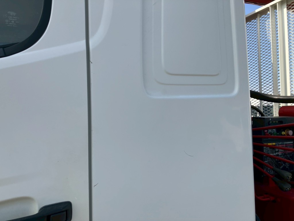助手席側クォーターパネルにキズがあります。|日野 レンジャー 2KG-FD2ABA(2WD)の写真22