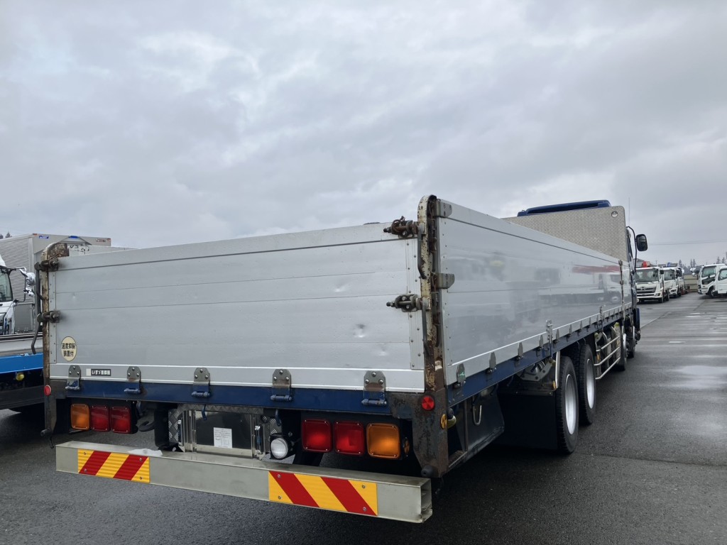 いすゞ ギガ QKG-CYJ77Aの写真4