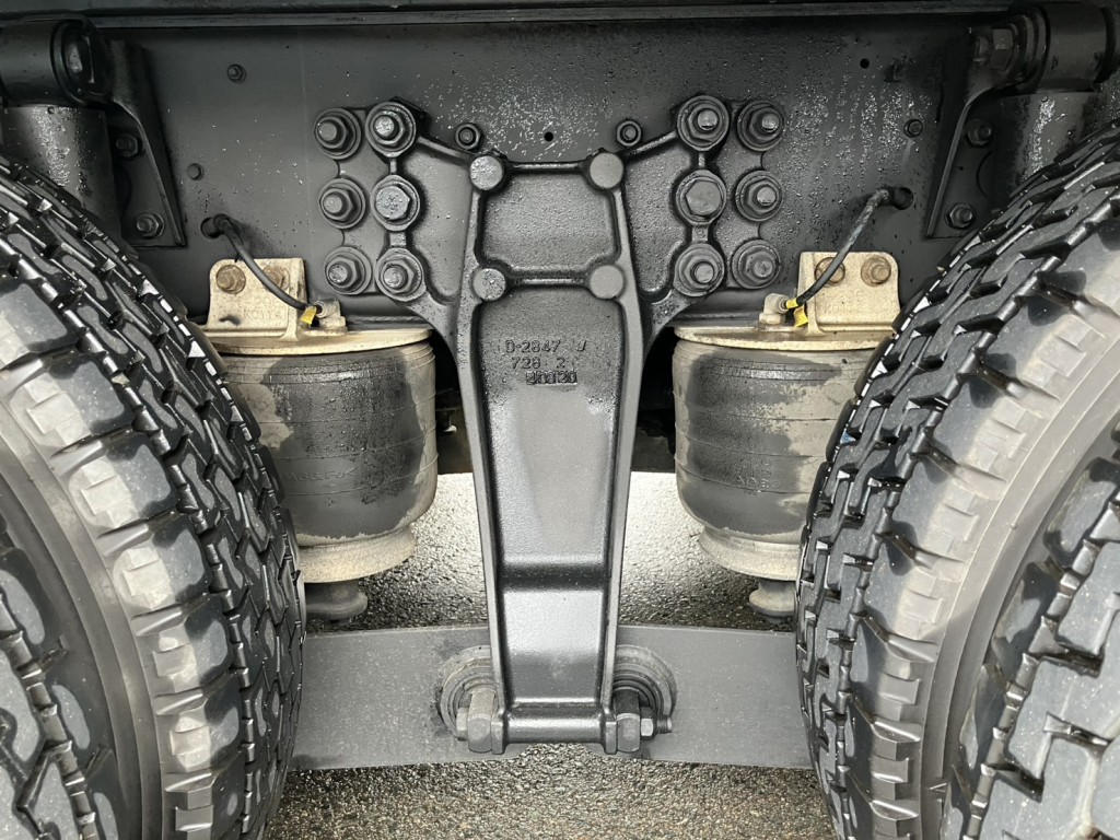 いすゞ ギガ QKG-CYJ77Aの写真6