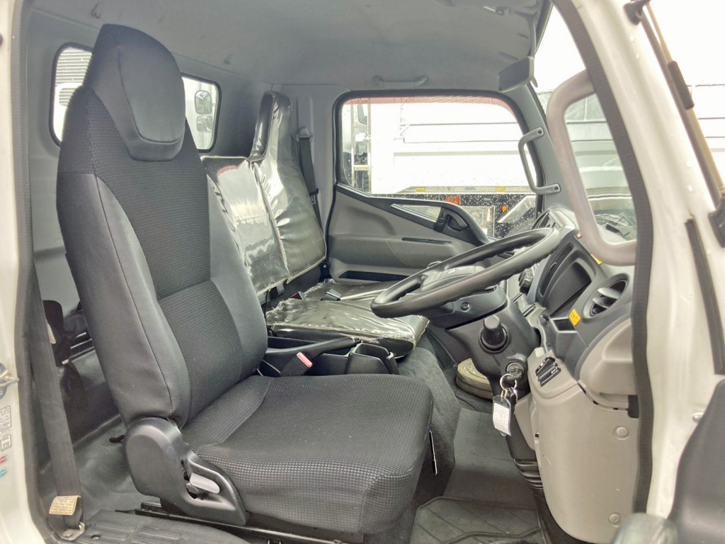 三菱 キャンター TPG-FEB90(2WD)の写真7