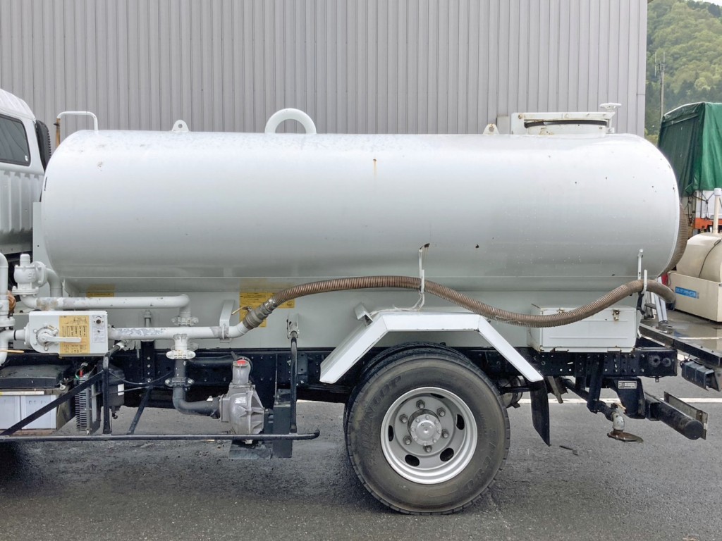 タンクの外観状態です。(助手席側)|三菱 キャンター TPG-FEB90(2WD)の写真11