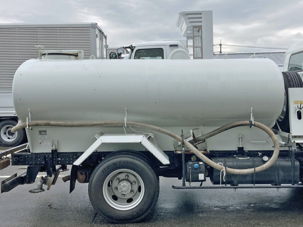 タンクの外観状態です。(運転席側)|三菱 キャンター TPG-FEB90(2WD)の写真12