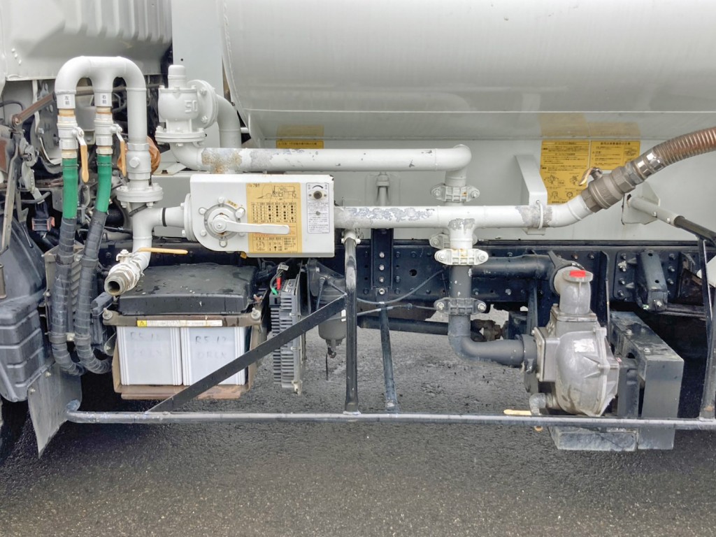 助手席側の配管周りの状態です。|三菱 キャンター TPG-FEB90(2WD)の写真13