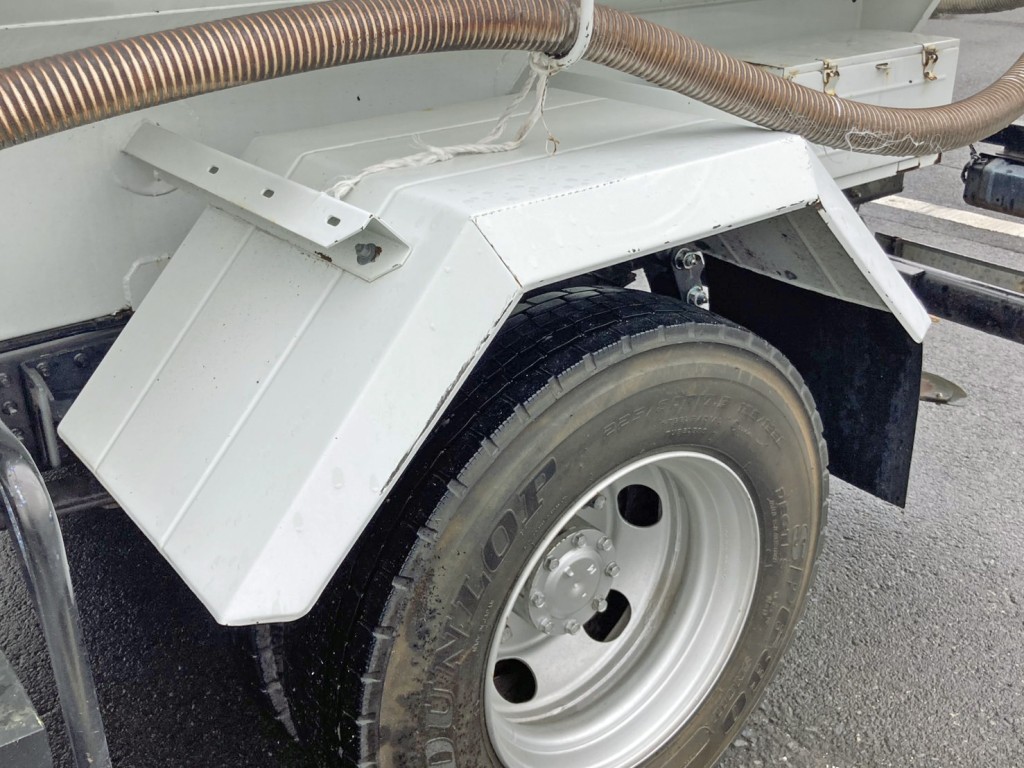 助手席側リヤフェンダーにキズ・サビがあります。|三菱 キャンター TPG-FEB90(2WD)の写真20