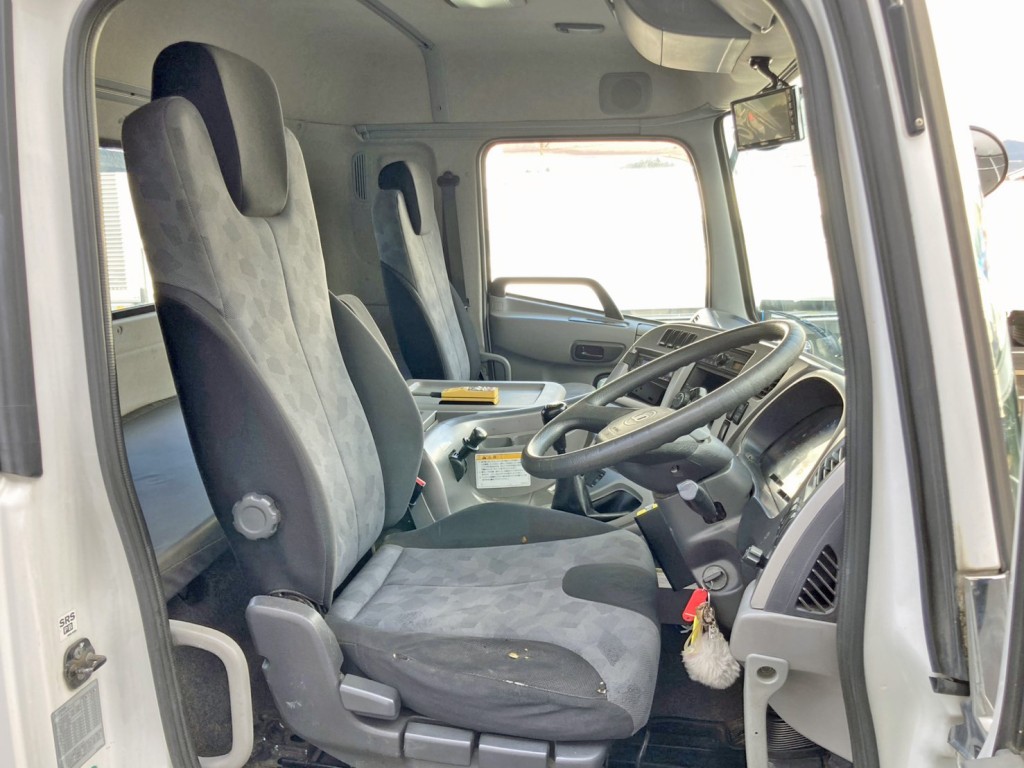 UDトラックス クオン QKG-CW5YLの写真7