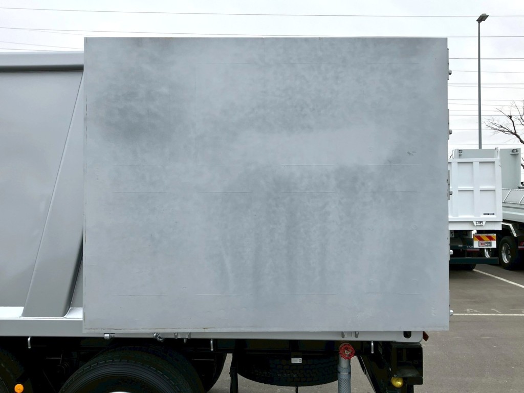 リヤゲートは片開き式です。|フルハーフ  KFKGF340Wの写真14