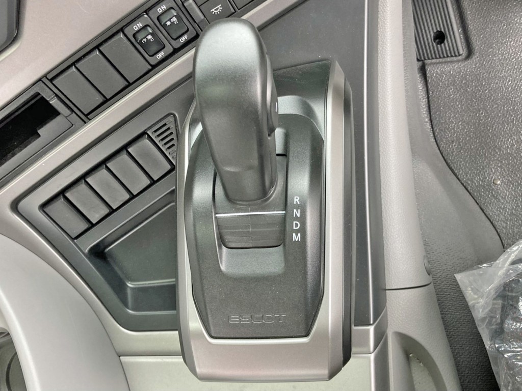 UDトラックス クオン 2RG-CG5FLの写真24