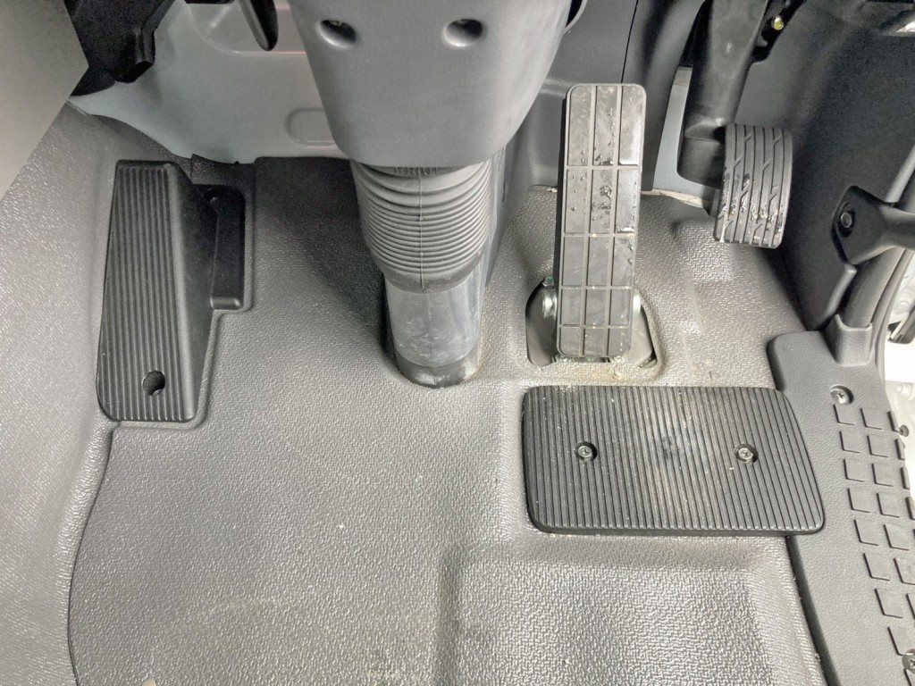 UDトラックス クオン 2RG-CG5FLの写真25