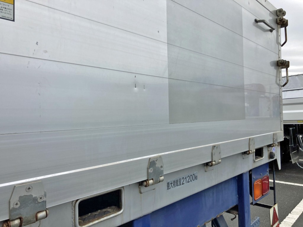 リヤアオリにヘコミがあります。|東邦  TF28H7B2の写真22