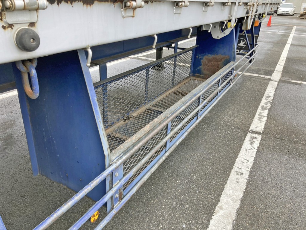 運転席側にりん木入れが付いています。|東邦  TF28H7B2の写真25