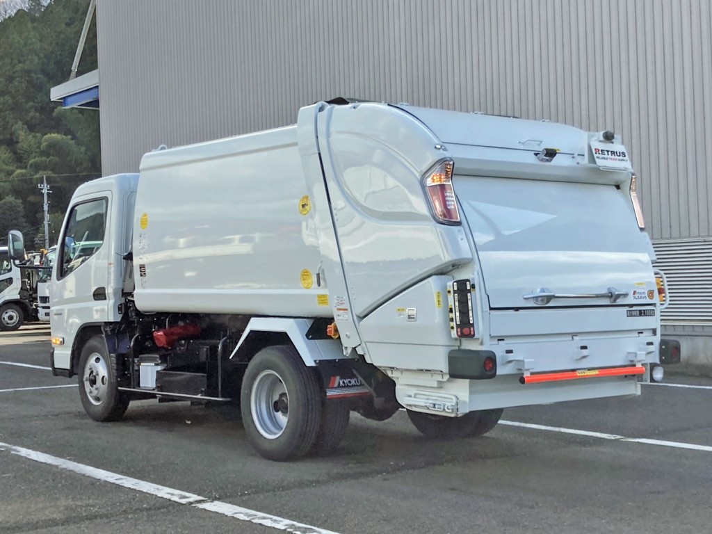 三菱 キャンター 2RG-FEAV0(2WD)の写真3