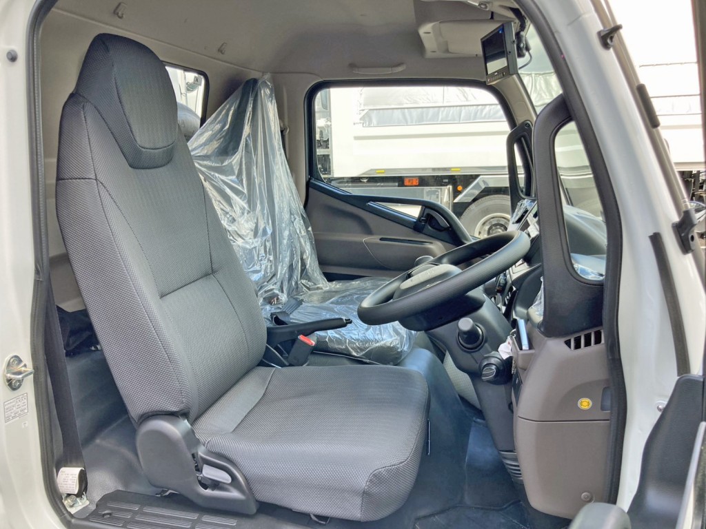 三菱 キャンター 2RG-FEAV0(2WD)の写真7