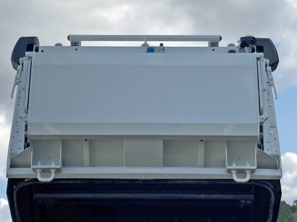 三菱 キャンター 2RG-FEAV0(2WD)の写真8