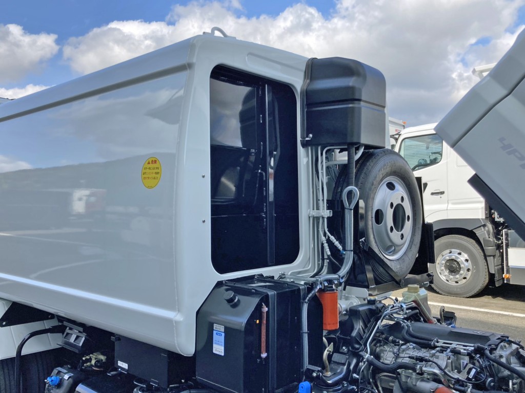 三菱 キャンター 2RG-FEAV0(2WD)の写真14