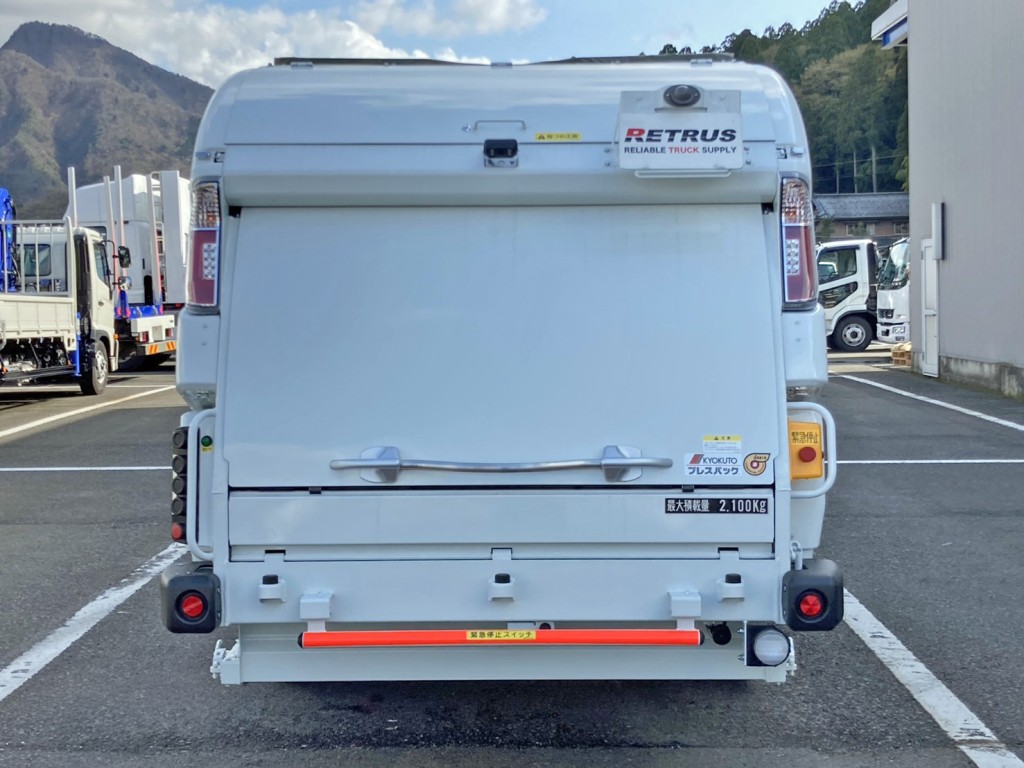 三菱 キャンター 2RG-FEAV0(2WD)の写真15