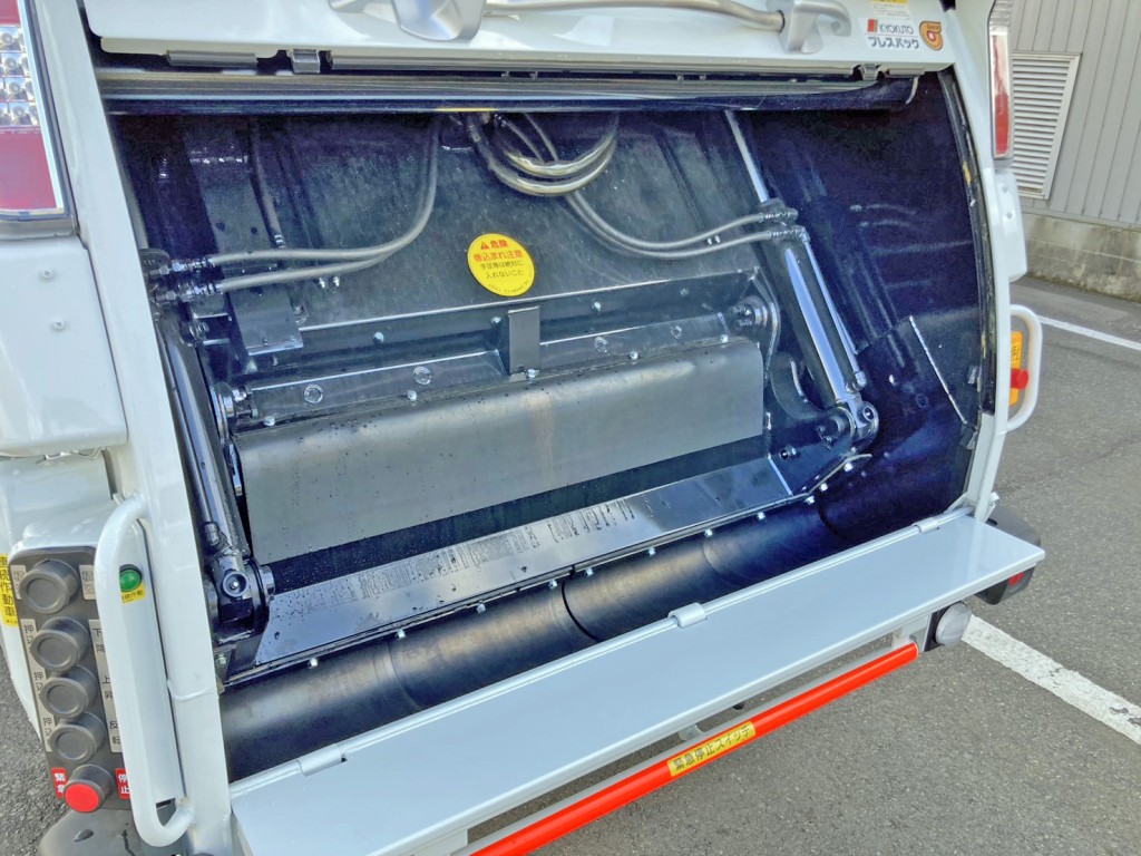 三菱 キャンター 2RG-FEAV0(2WD)の写真17