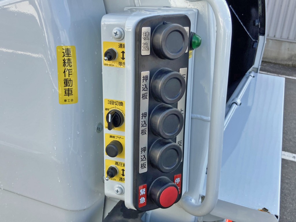 三菱 キャンター 2RG-FEAV0(2WD)の写真18