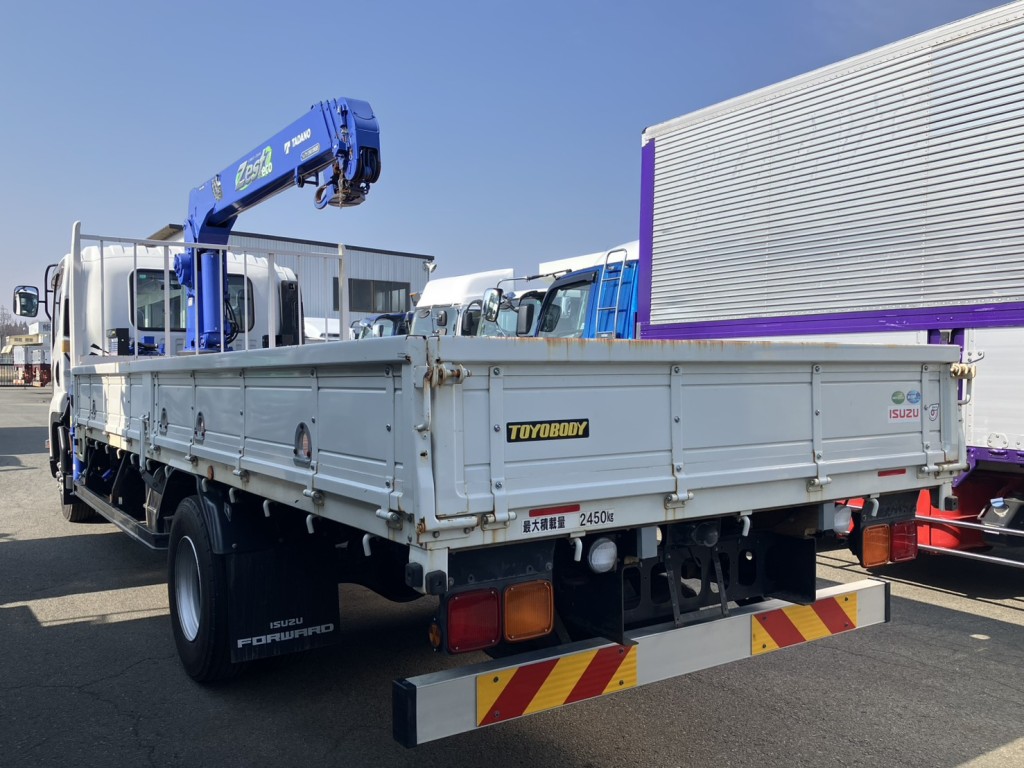 いすゞ フォワード 2RG-FRR90S2(2WD)の写真3