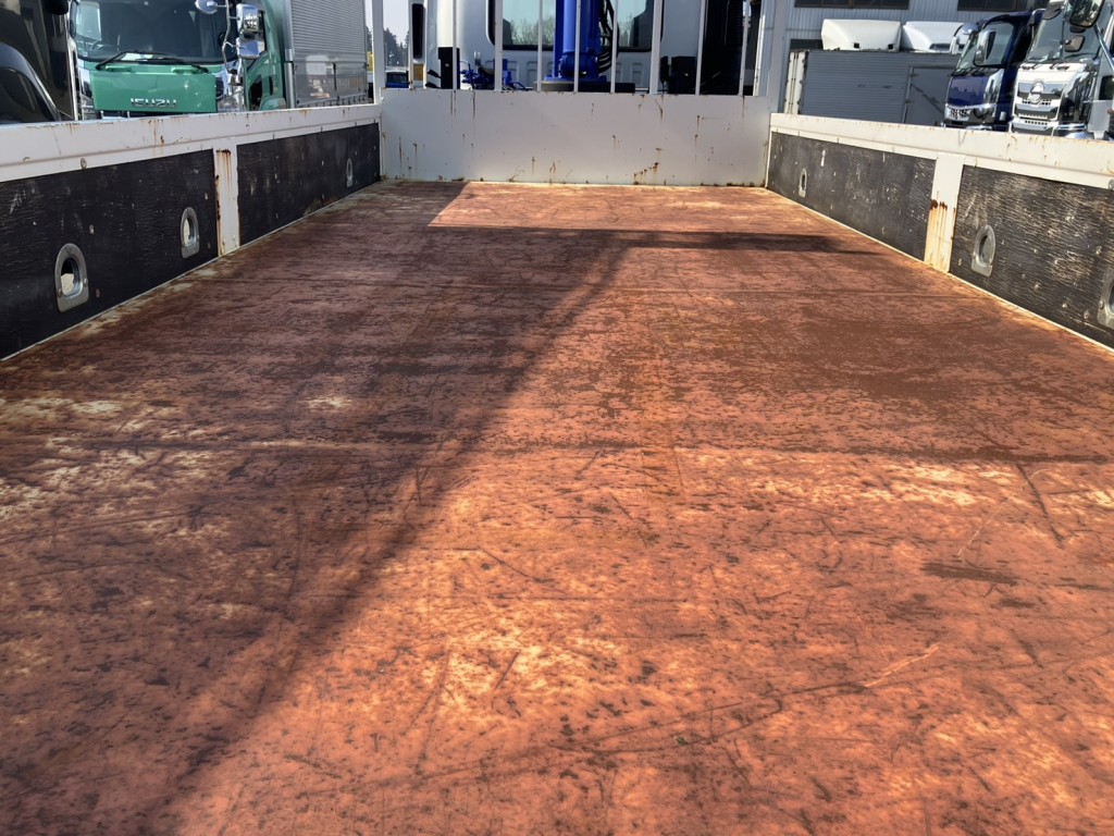 いすゞ フォワード 2RG-FRR90S2(2WD)の写真5