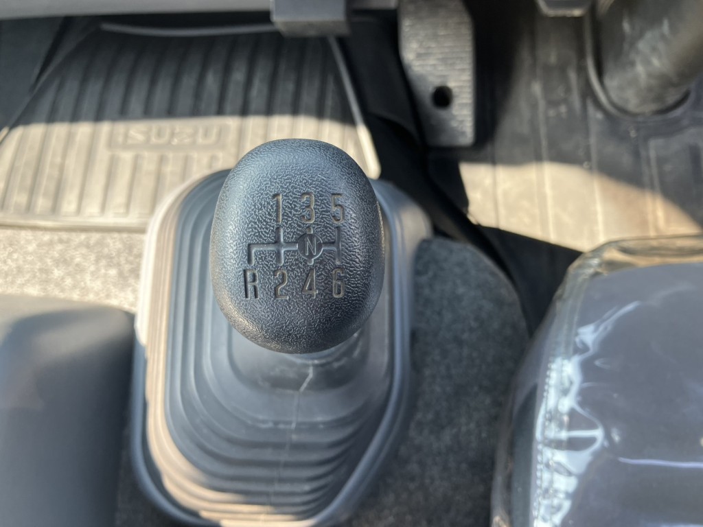 いすゞ フォワード 2RG-FRR90S2(2WD)の写真9