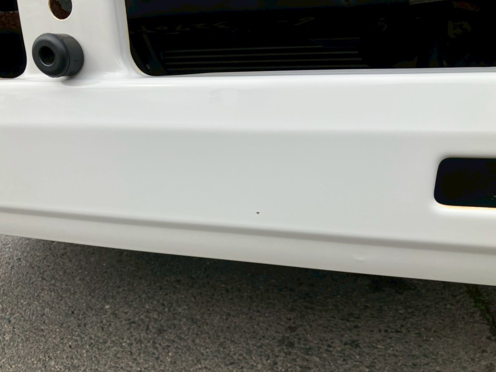 フロントバンパーにキズがあります。|いすゞ フォワード 2RG-FRR90S2(2WD)の写真17