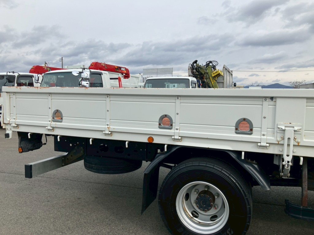 運転席側アオリにキズ・サビ・ヘコミがあります。|いすゞ フォワード 2RG-FRR90S2(2WD)の写真26