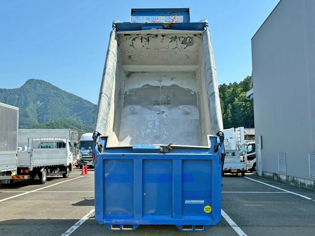 天蓋式コボレーンを開いた状態です。|日野 レンジャー BDG-FG8JGWAの写真12