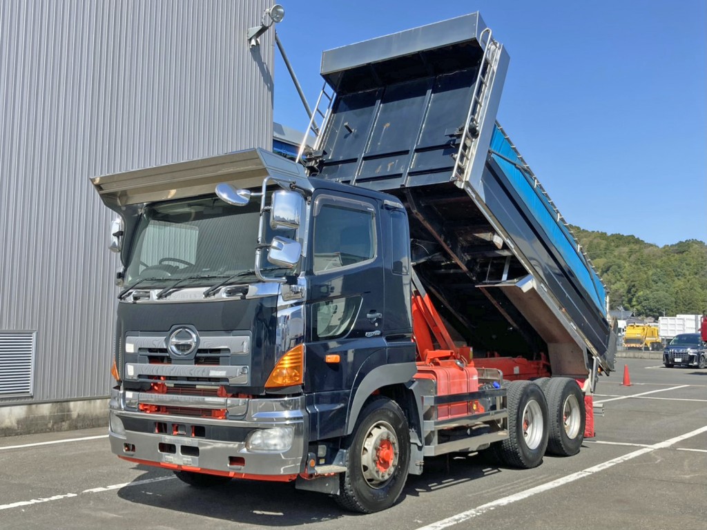 フロント周り、メッキパーツで飾っています。|日野 プロフィア QKG-FS1EKAAの写真1