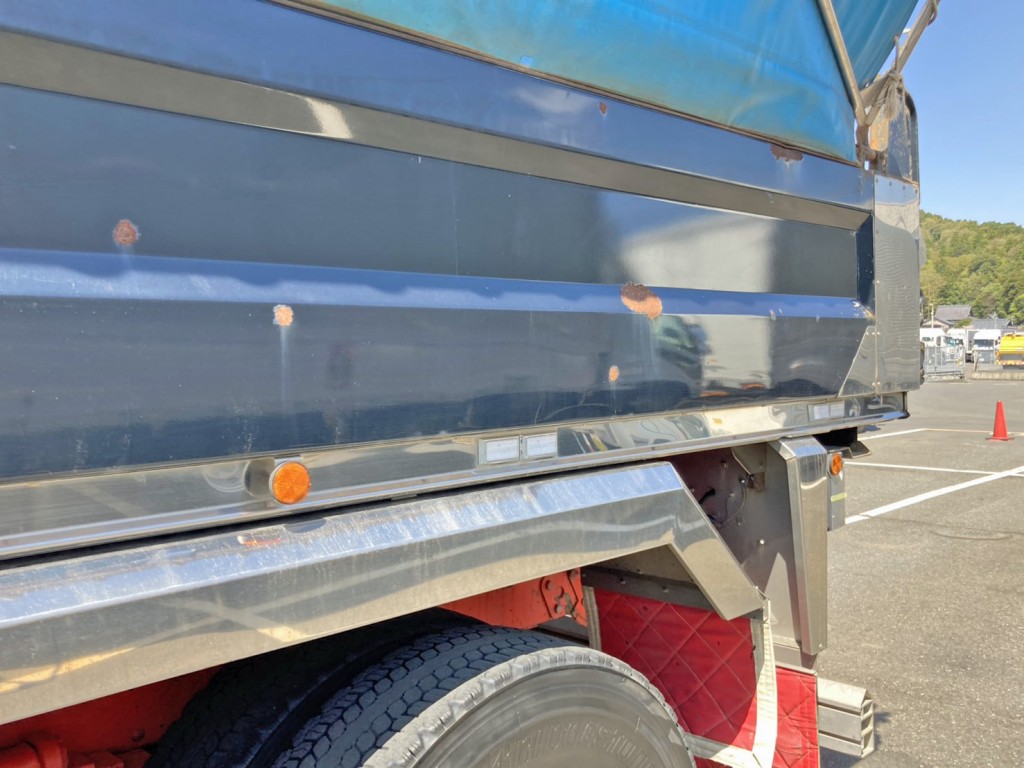 助手席側アオリに塗装剝がれがあります。|日野 プロフィア QKG-FS1EKAAの写真29