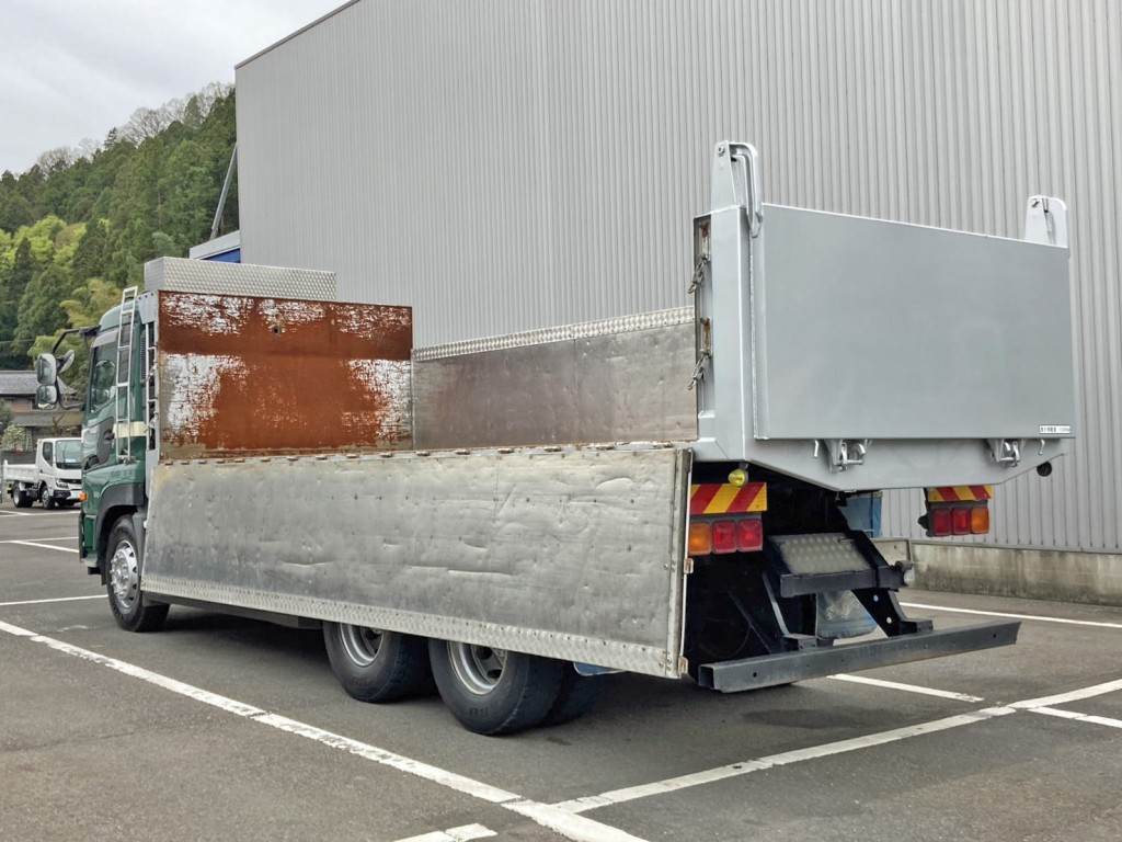 UDトラックス クオン QKG-CD5YLの写真3