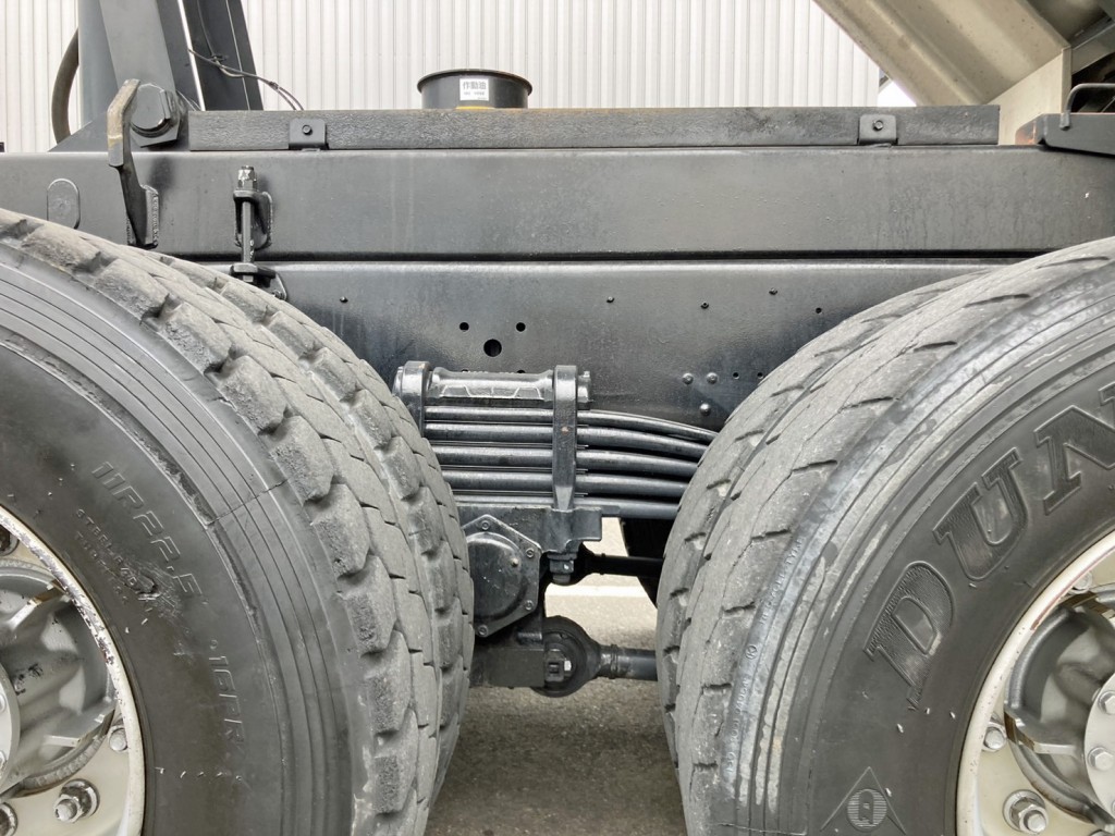 UDトラックス クオン QKG-CD5YLの写真5