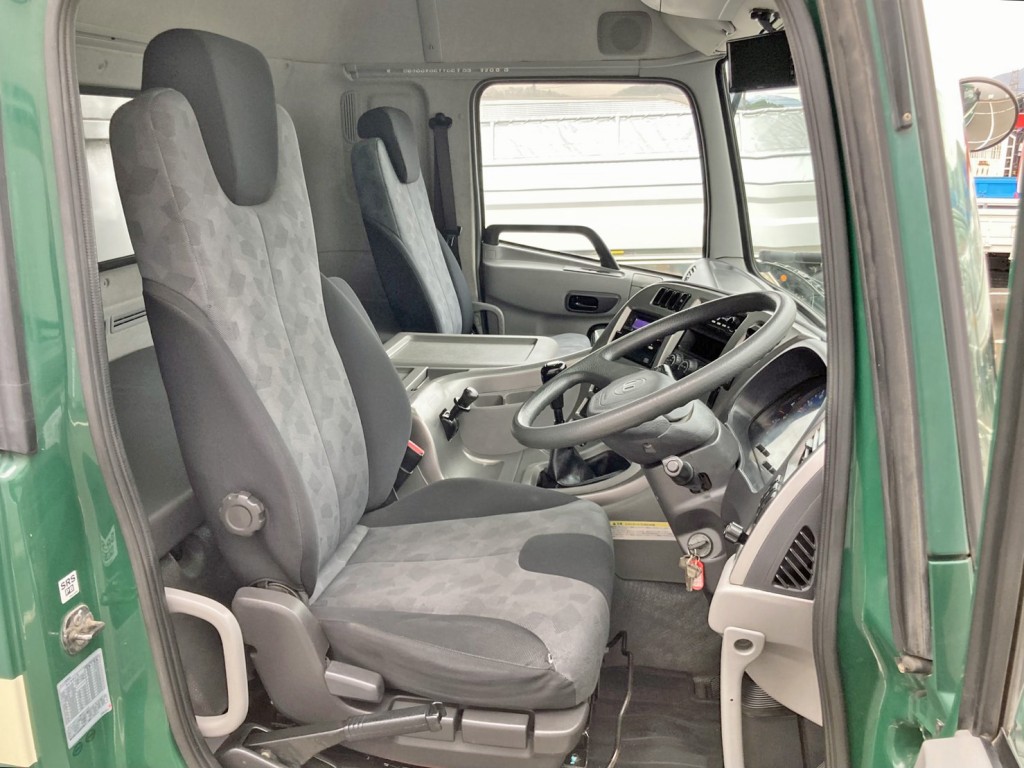 UDトラックス クオン QKG-CD5YLの写真7