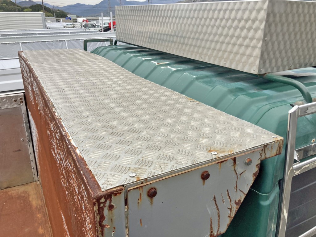 UDトラックス クオン QKG-CD5YLの写真13