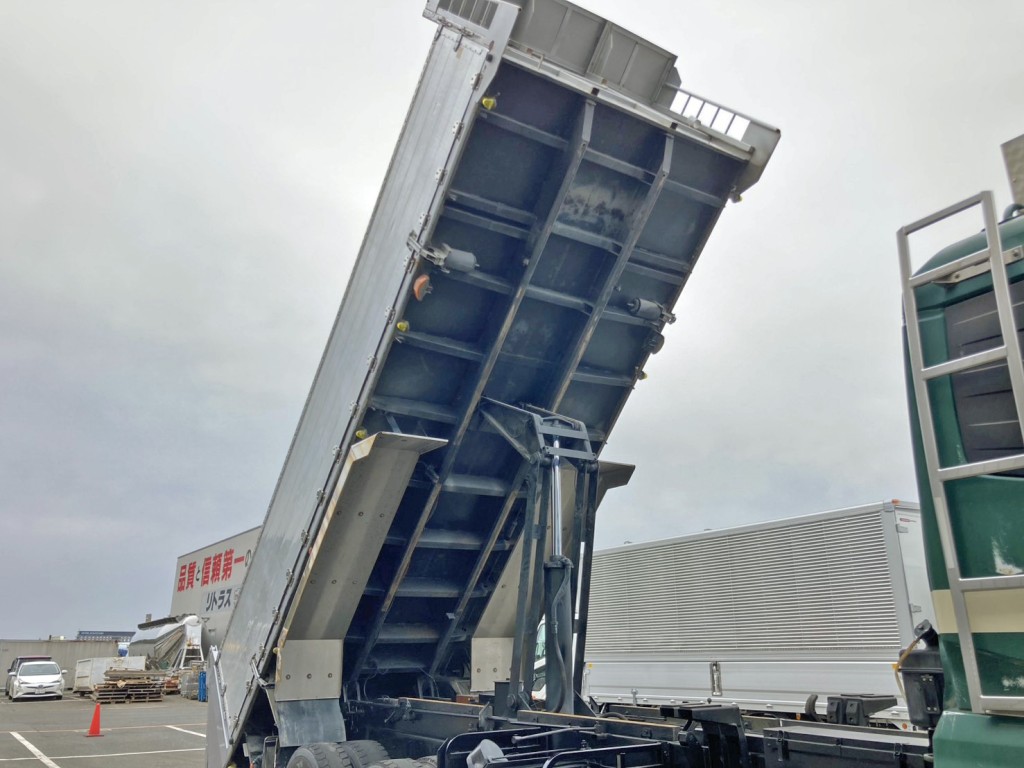 UDトラックス クオン QKG-CD5YLの写真18