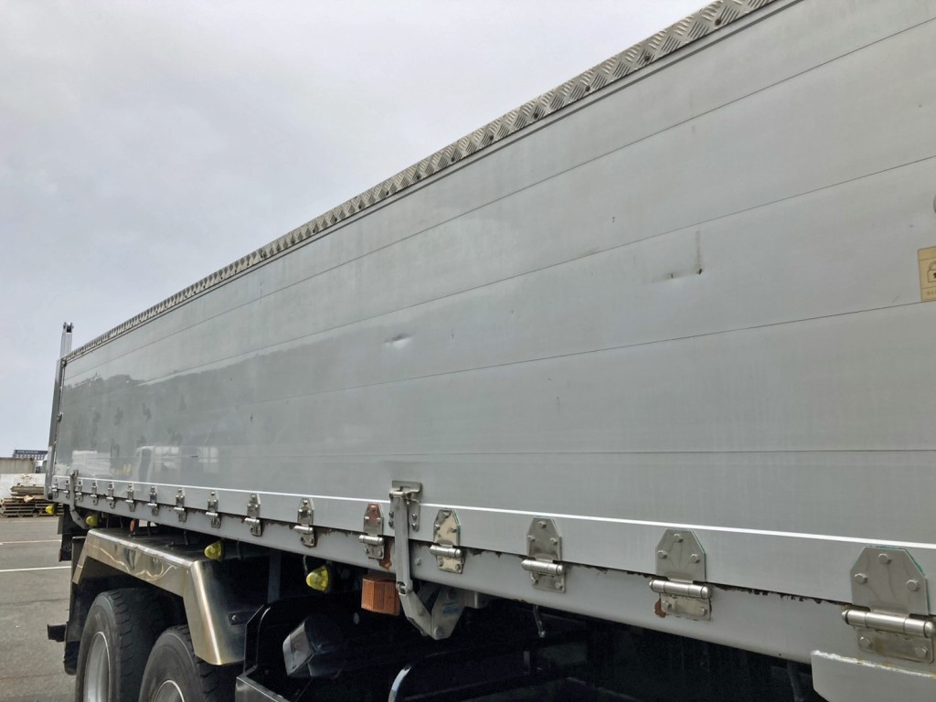 UDトラックス クオン QKG-CD5YLの写真28