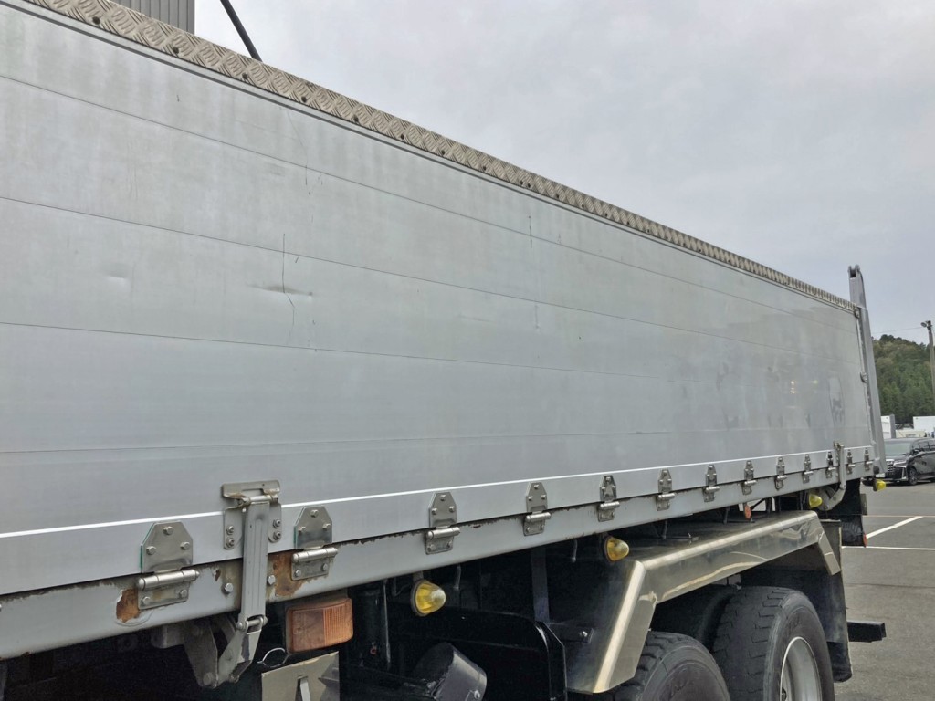 UDトラックス クオン QKG-CD5YLの写真33