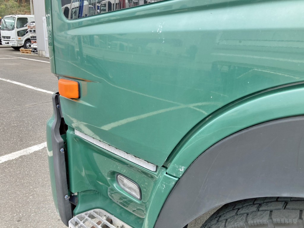 UDトラックス クオン QKG-CD5YLの写真36