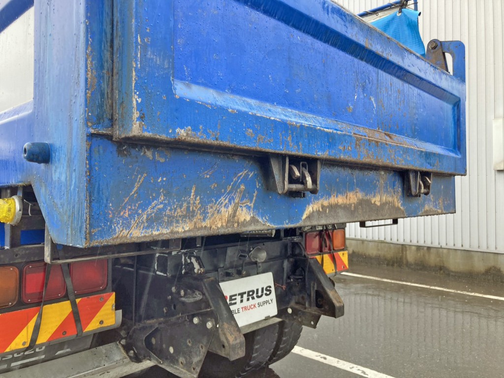 リヤレールにサビがあります。(助手席側)|いすゞ ギガ QKG-CXZ77ATの写真25