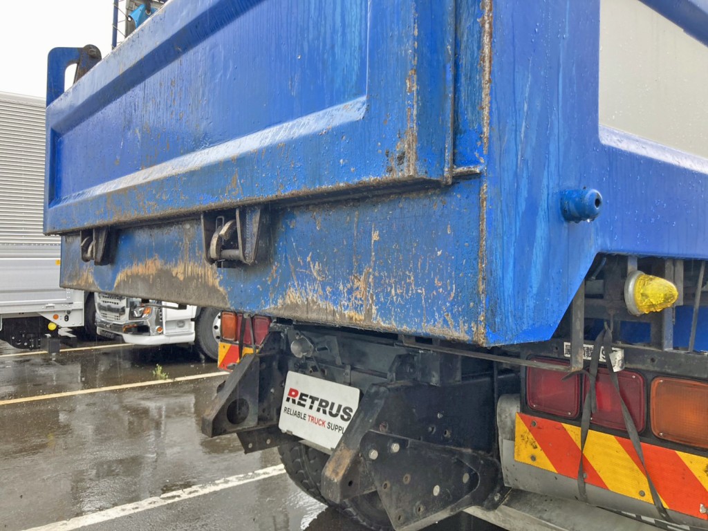 リヤレールにサビがあります。(運転席側)|いすゞ ギガ QKG-CXZ77ATの写真26