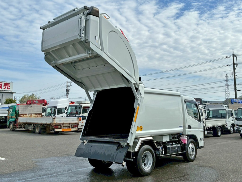 三菱 キャンター 2RG-FEAV0(2WD)の写真4