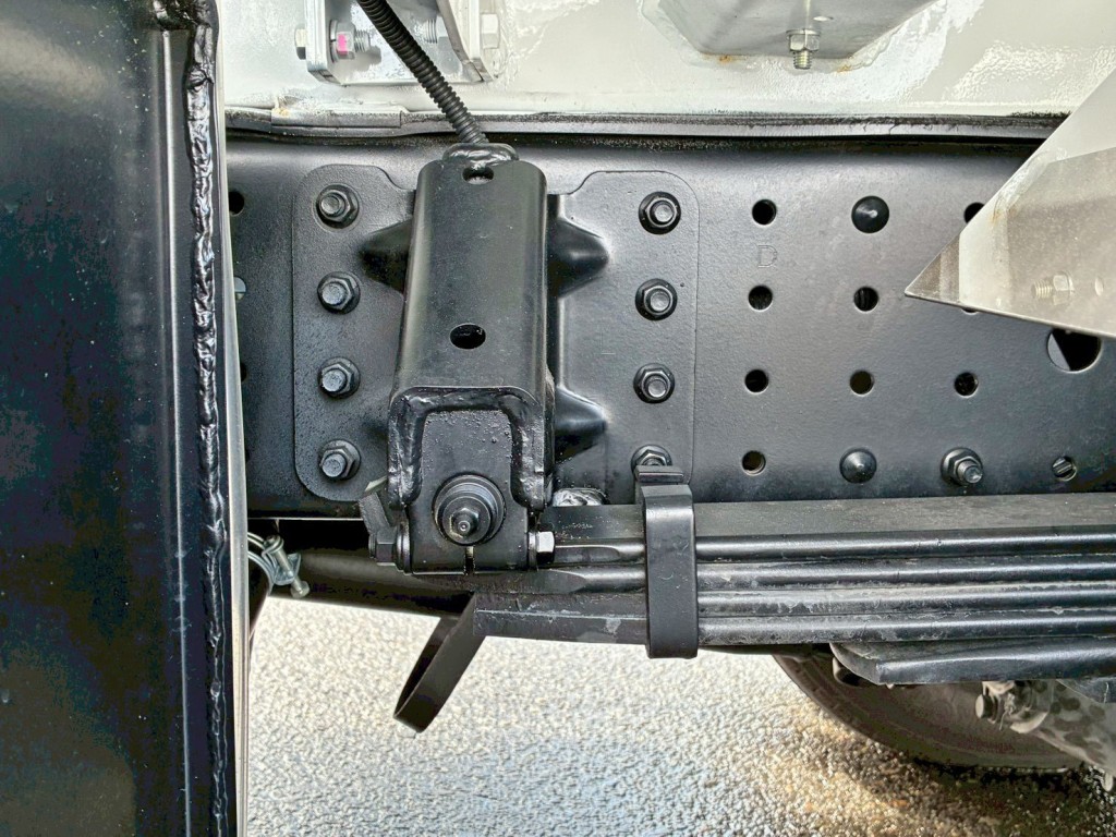 リーフサスです。|三菱 キャンター 2RG-FEAV0(2WD)の写真5