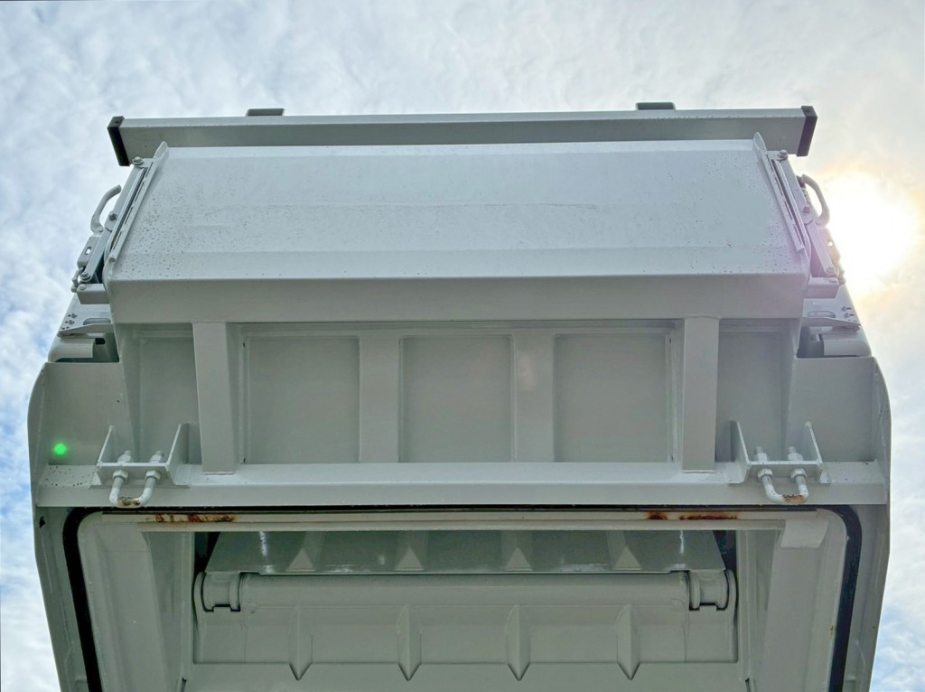 汚水タンク底面の状態です。|三菱 キャンター 2RG-FEAV0(2WD)の写真8